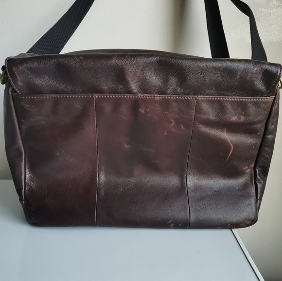 NWOT FOSSIL DISTRESSED LEATHER BRIEFCASE /MESSENGER BAG - Picture 2 of 12